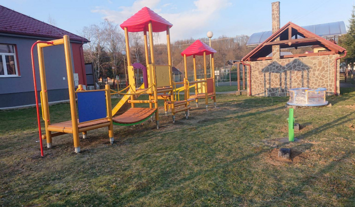 Detské ihrisko v obci Nižná Sitnica
