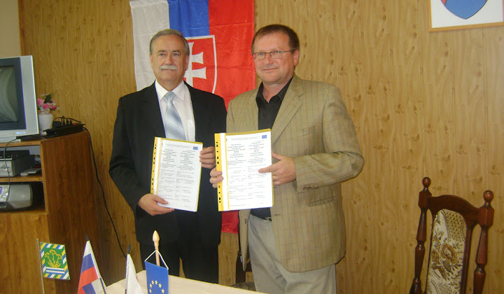 3. fotografia fotogalérie Podpis partnerskej zmluvy