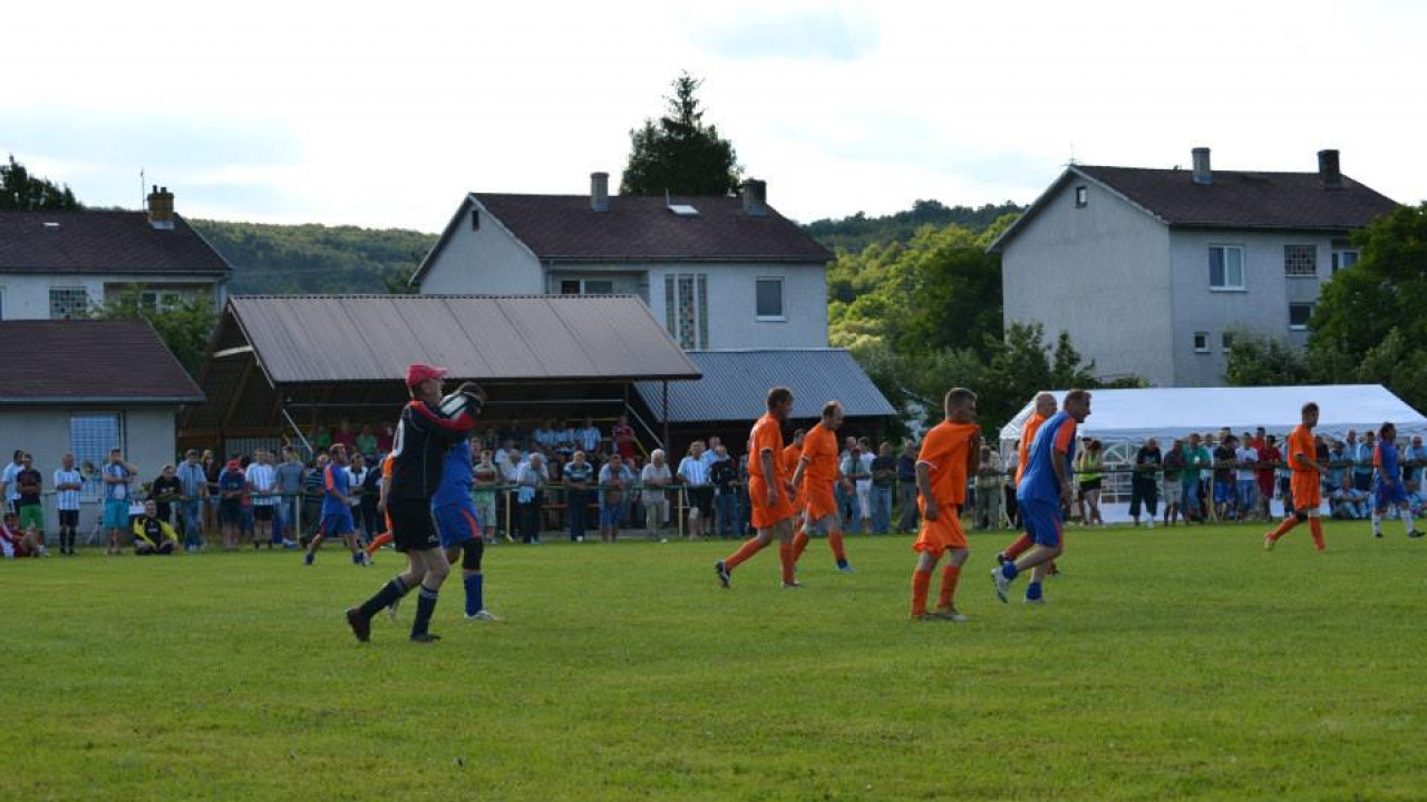Fotografia fotogalérie FK SLOVAN Nižná Sitnica *40* 1973-2013