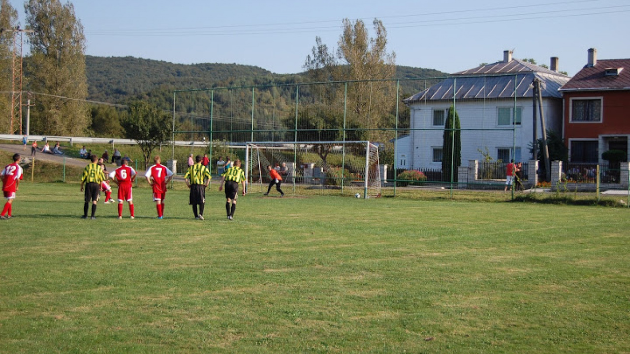 Fotografia fotogalérie FK SLOVAN LOBE Nižná Sitnica: TJ VIHORLAT Z.Hámre