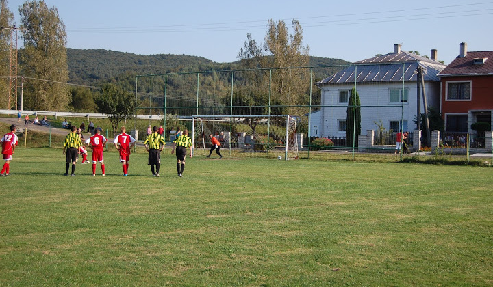 1. fotografia fotogalérie FK SLOVAN LOBE Nižná Sitnica: TJ VIHORLAT Z.Hámre