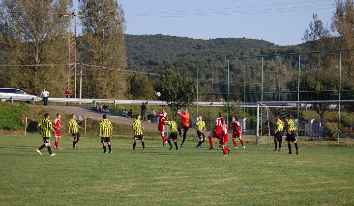 3. fotografia fotogalérie FK SLOVAN LOBE Nižná Sitnica: TJ VIHORLAT Z.Hámre